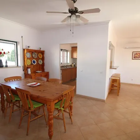 Casas - St 116, 2bed/2bath, Air Con, Shared Pool, Sea View Luz