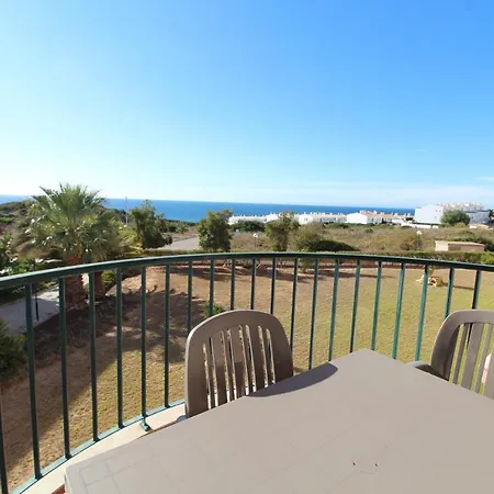 Casas - St 116, 2bed/2bath, Air Con, Shared Pool, Sea View Luz