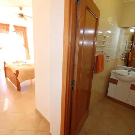 Casas - St 116, 2bed/2bath, Air Con, Shared Pool, Sea View * Luz